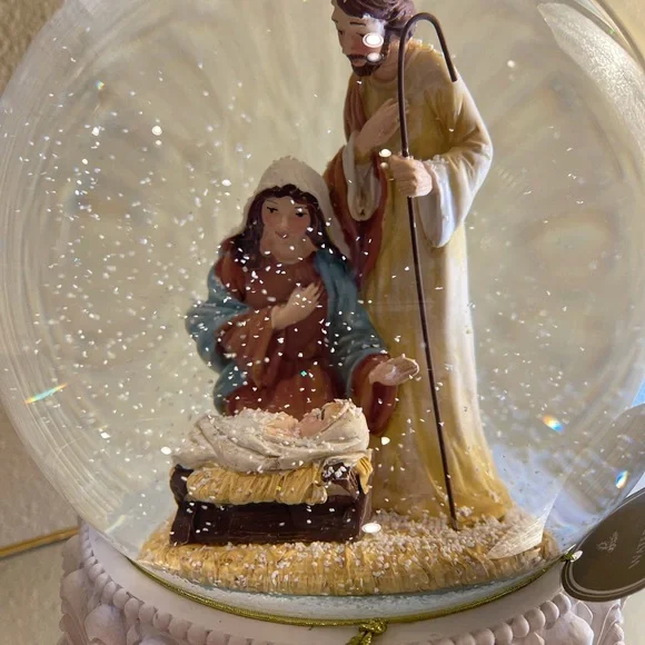 Christmas Holy Family Water Globe / XXL